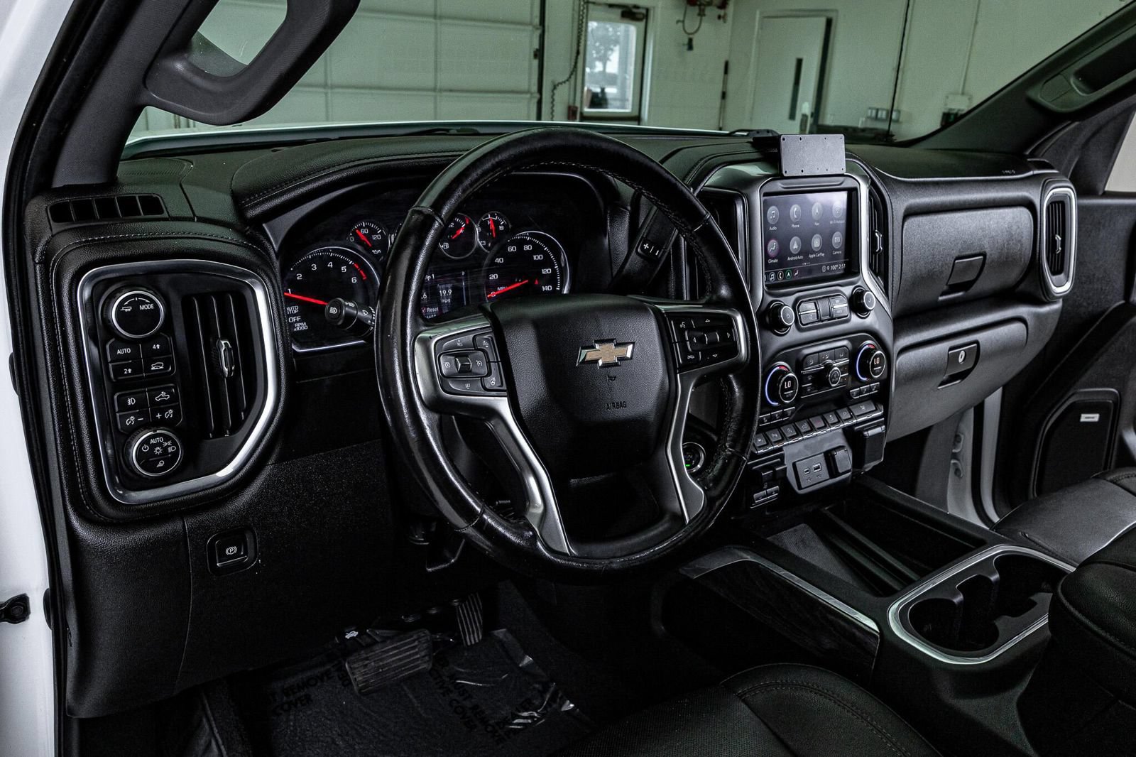 Used 2021 Chevrolet Silverado 1500 LTZ w/ LTZ Premium Package AWD/4WD image 13