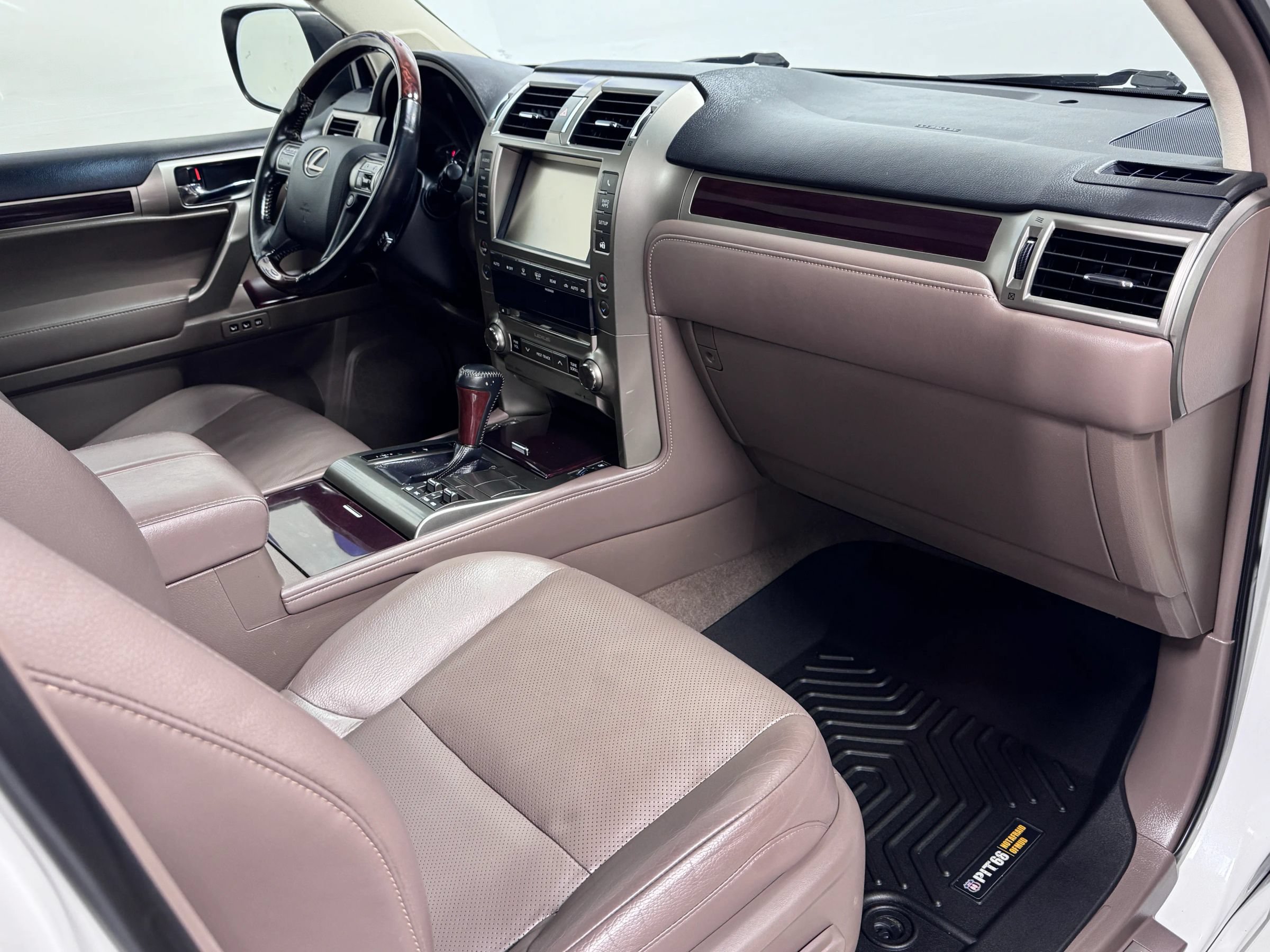 Used 2017 Lexus GX 460 AWD/4WD image 11