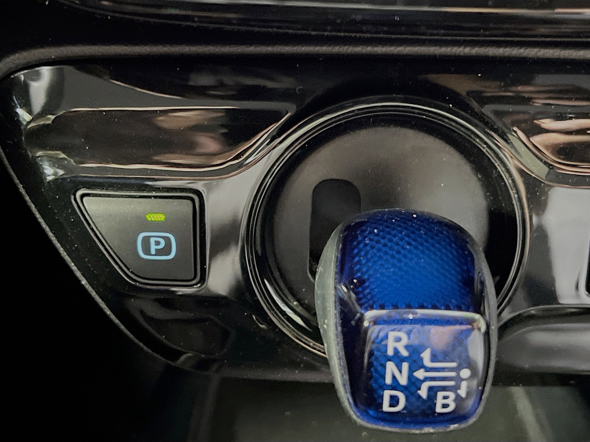 Used 2022 Toyota Prius LE image 24