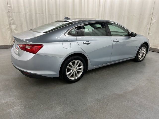 Used 2017 Chevrolet Malibu LT image 4