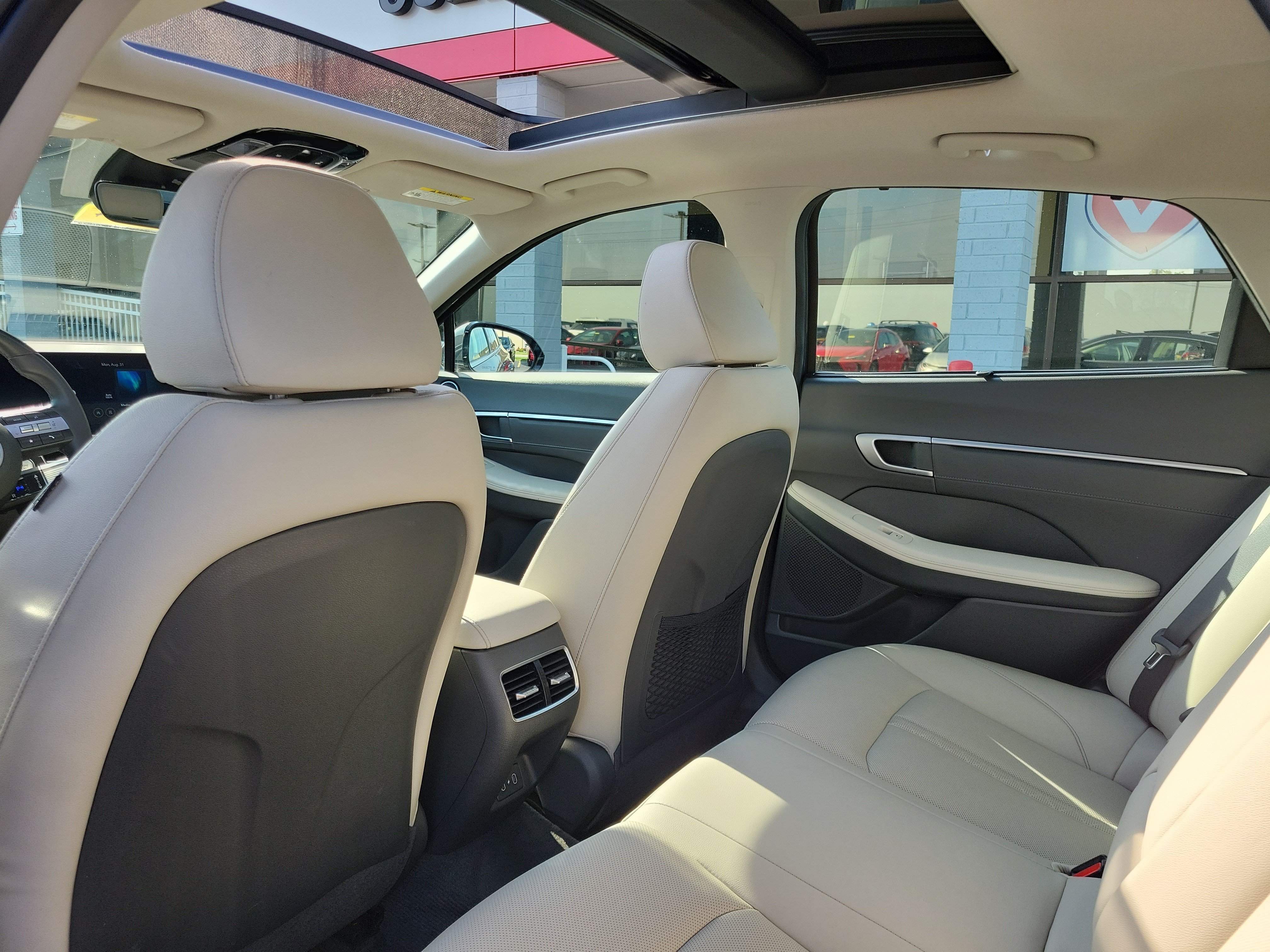 Used 2024 Hyundai Sonata Limited FWD image 14
