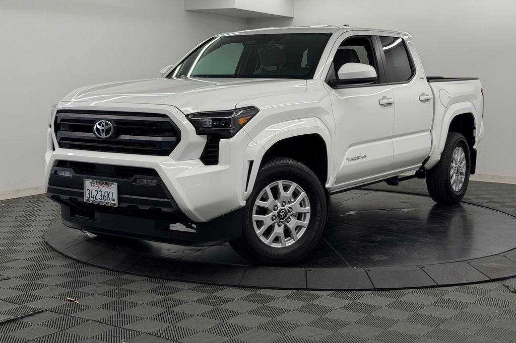 Used 2026 Toyota Tacoma SR5 AWD/4WD image 3