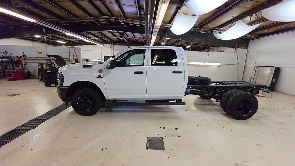 New 2026 RAM 3500 Tradesman AWD/4WD image 8