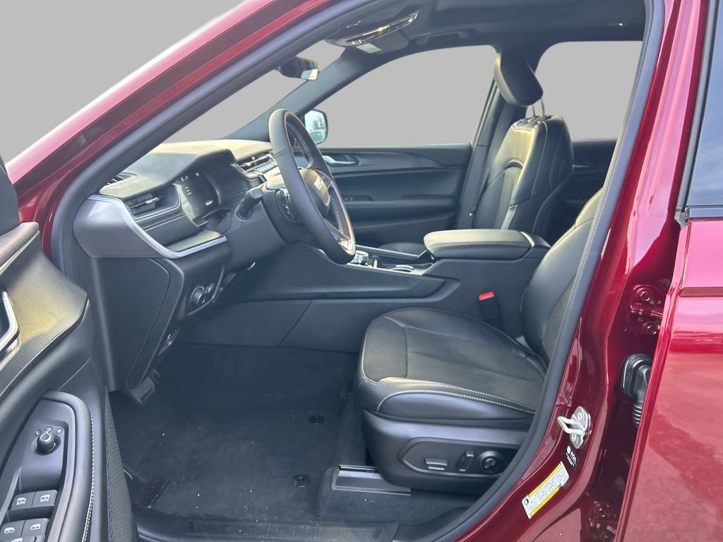 New 2025 Jeep Grand Cherokee L Altitude image 7