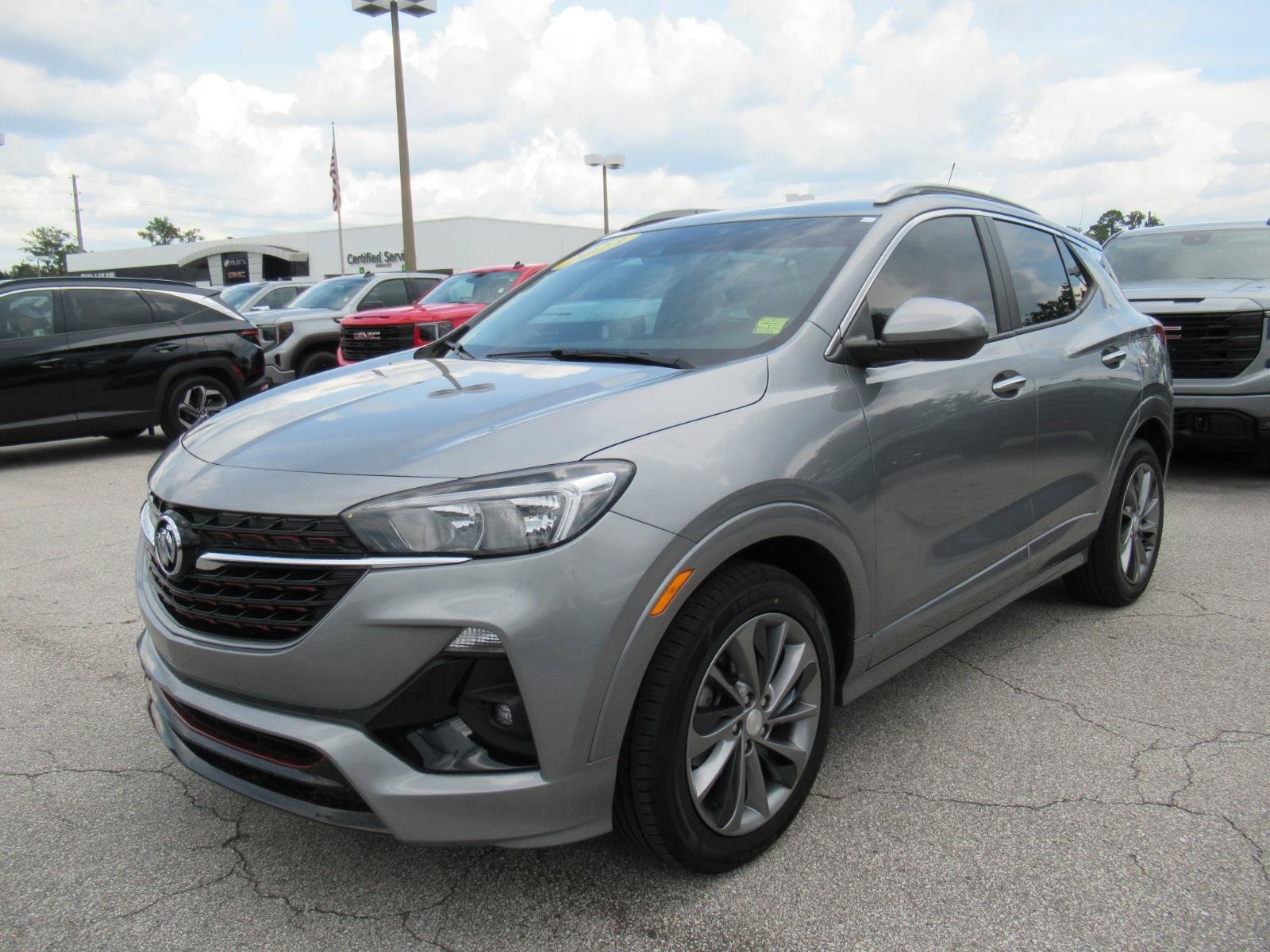 Used 2023 Buick Encore GX Select w/ Sport Touring Package FWD image 3