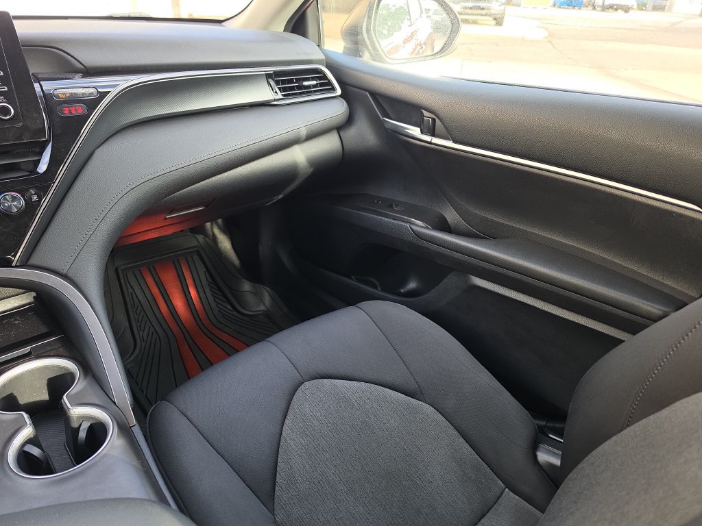 Used 2022 Toyota Camry LE FWD image 9