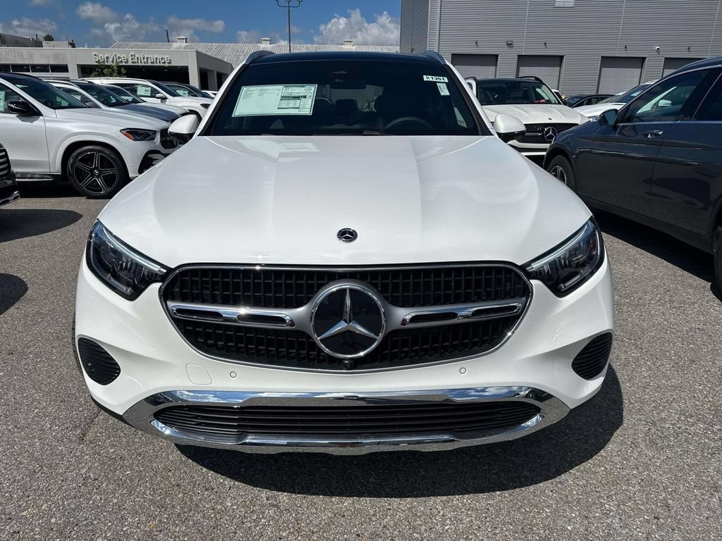 Used 2026 Mercedes-Benz GLC 300 image 2