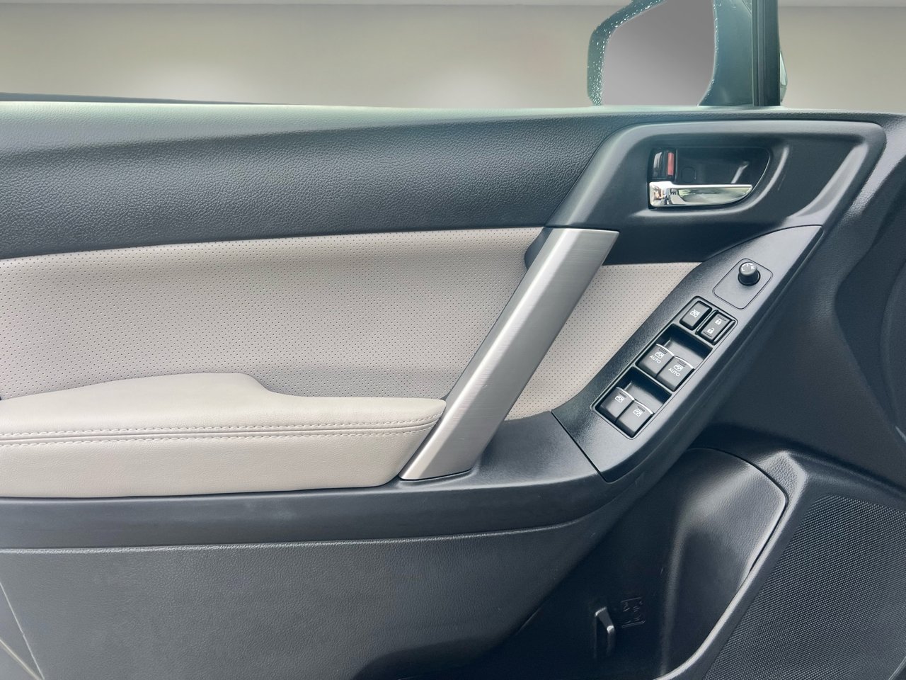 Used 2017 Subaru Forester 2.5i Limited image 8