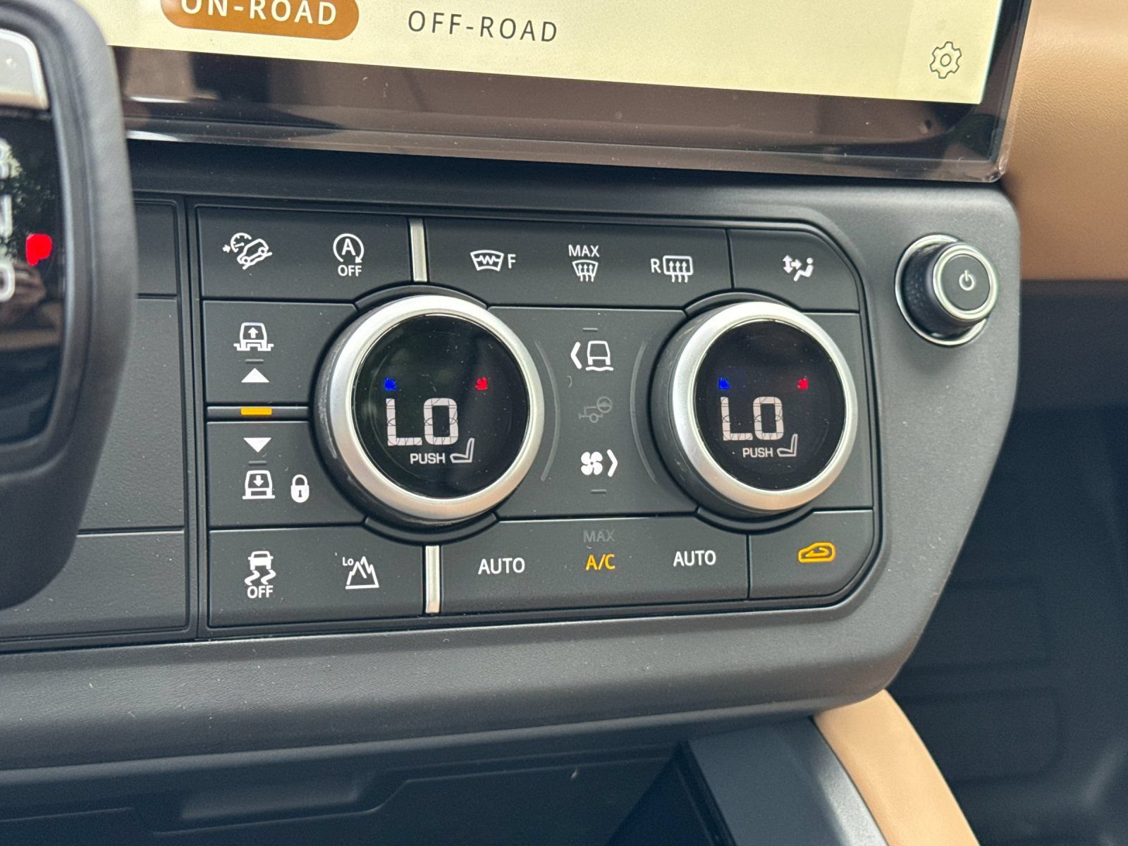 New 2026 Land Rover Defender 110 S AWD/4WD image 21