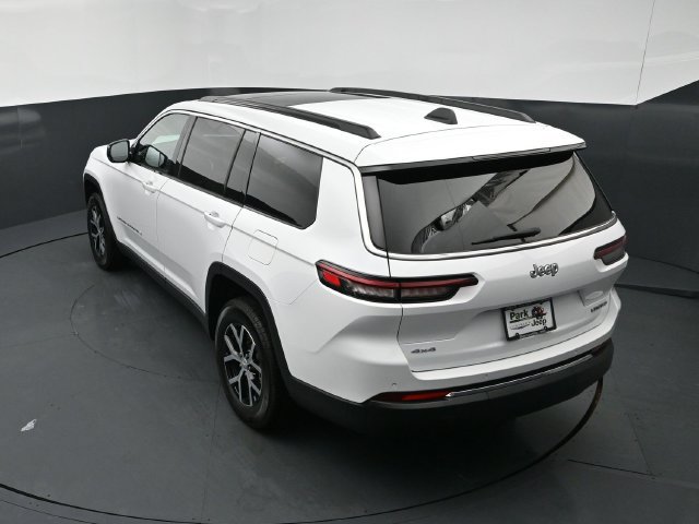 Used 2025 Jeep Grand Cherokee L Limited w/ Trailer Tow Package AWD/4WD image 16