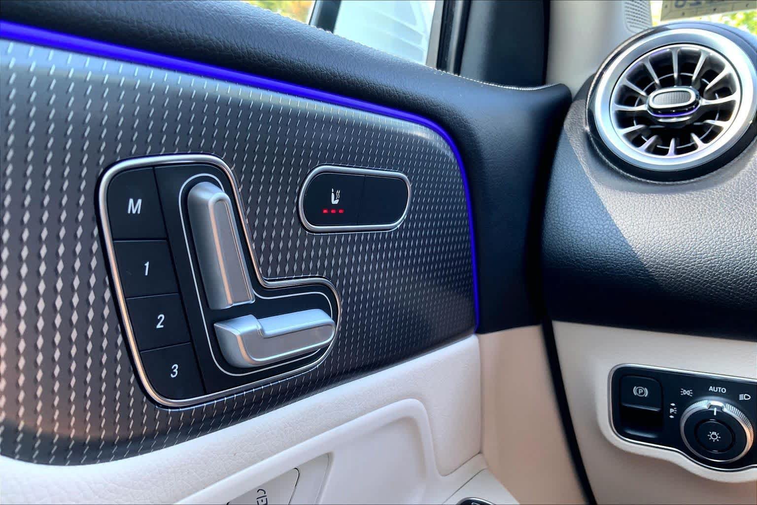 Certified 2022 Mercedes-Benz GLB 250 4MATIC image 34