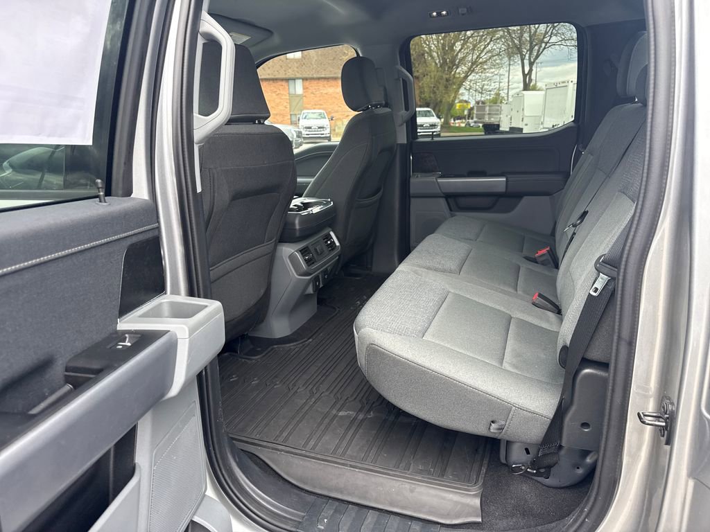 Used 2025 Ford F150 Lightning XLT AWD/4WD image 19