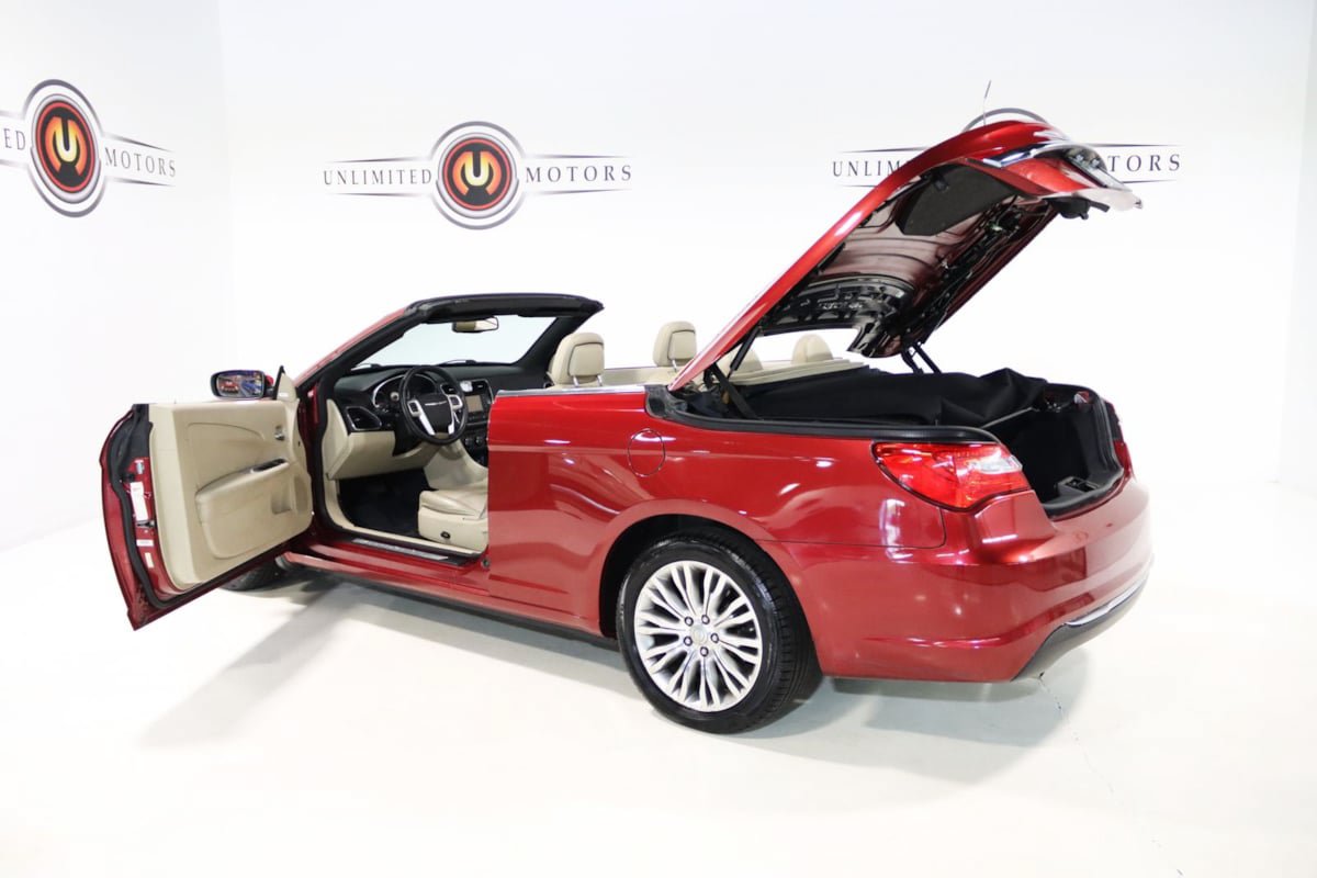 Used 2013 Chrysler 200 Limited FWD image 30