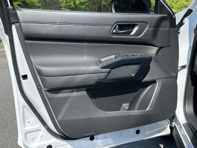 New 2026 Nissan Pathfinder SV w/ SV Premium Package AWD/4WD image 12