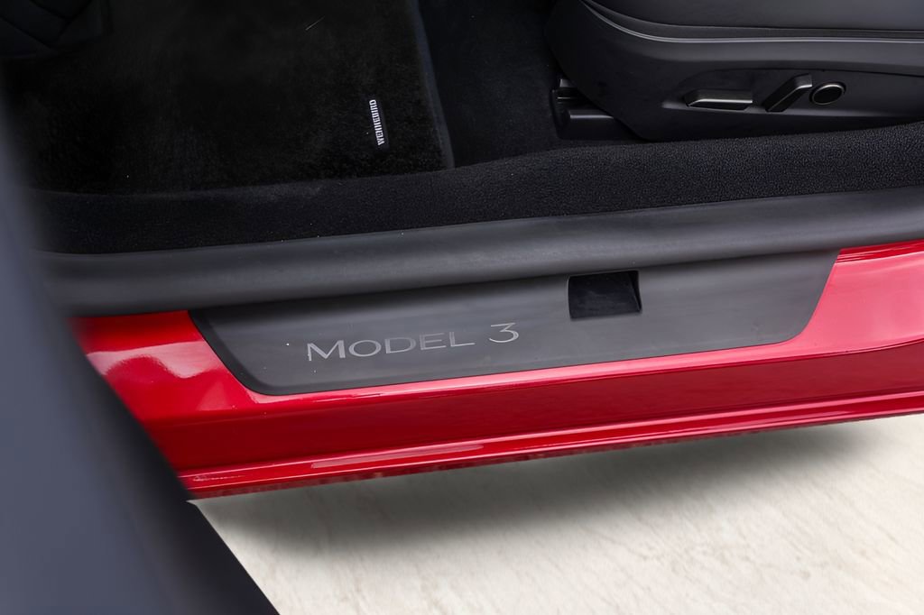 Used 2025 Tesla Model 3 RWD image 9