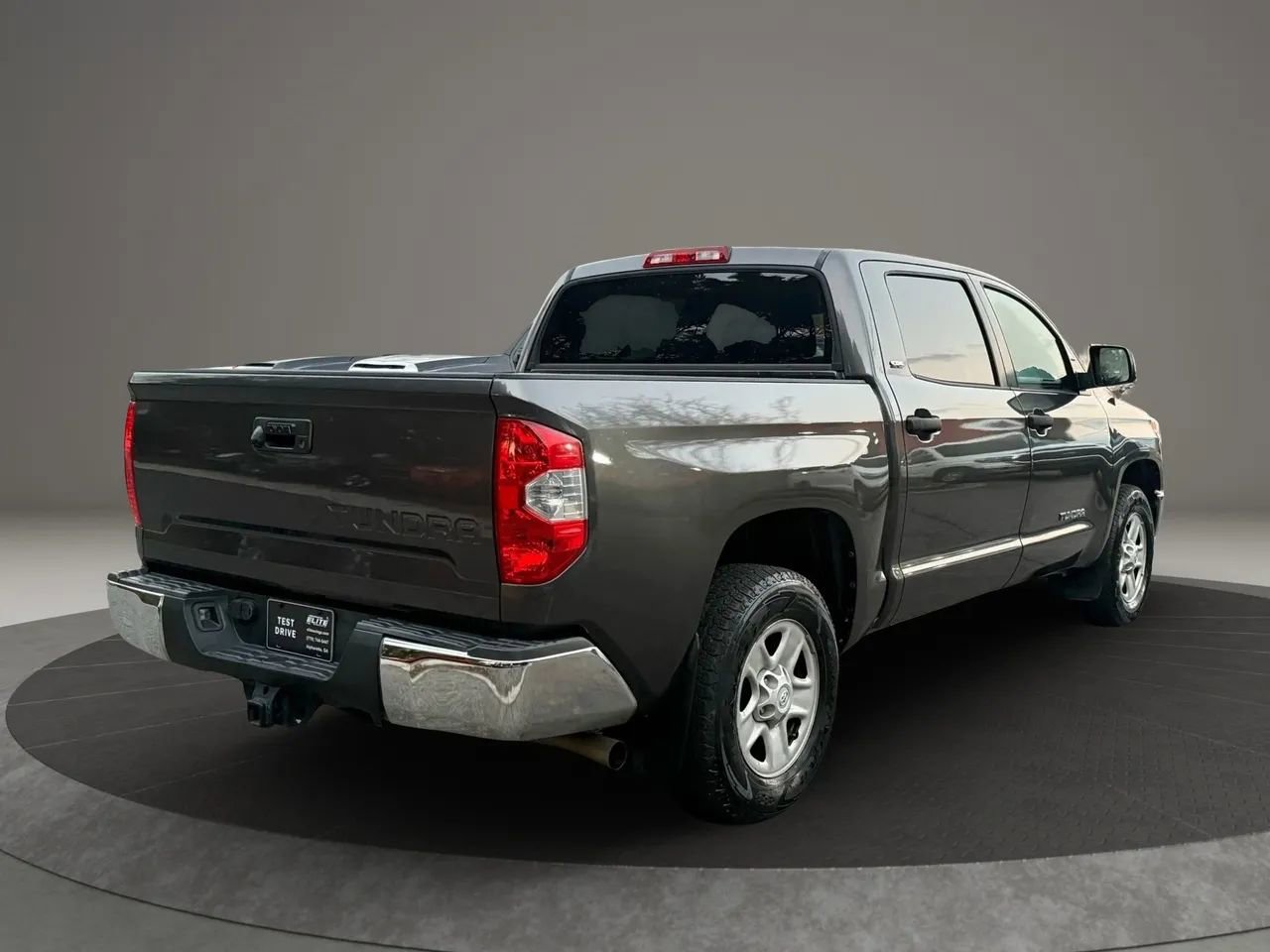 Used 2015 Toyota Tundra SR5 image 4