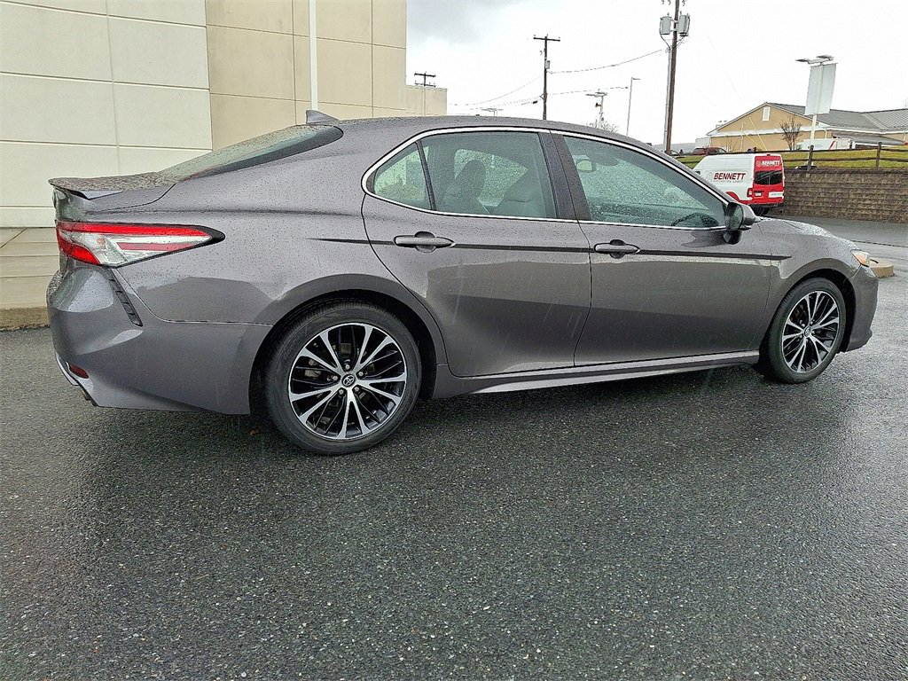 Used 2019 Toyota Camry SE image 11