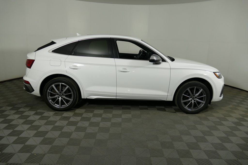 Used 2023 Audi SQ5 Premium w/ Convenience Package image 2