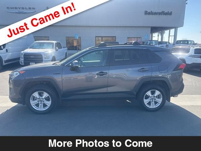 Used 2021 Toyota RAV4 XLE AWD/4WD image 2