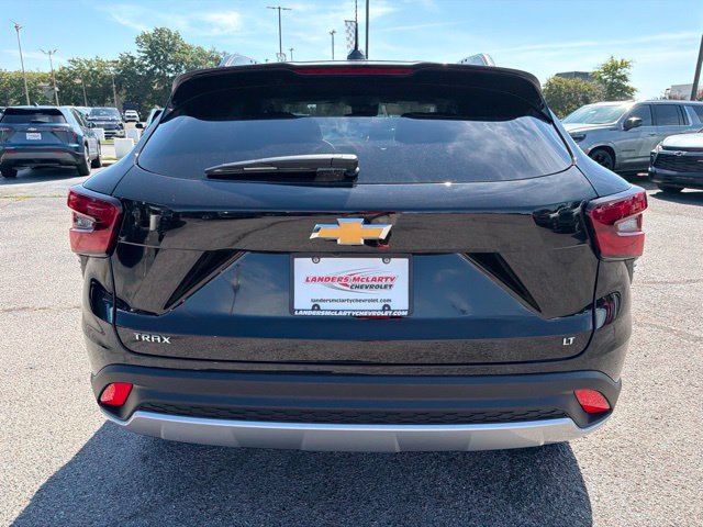 New 2026 Chevrolet Trax LT FWD image 4