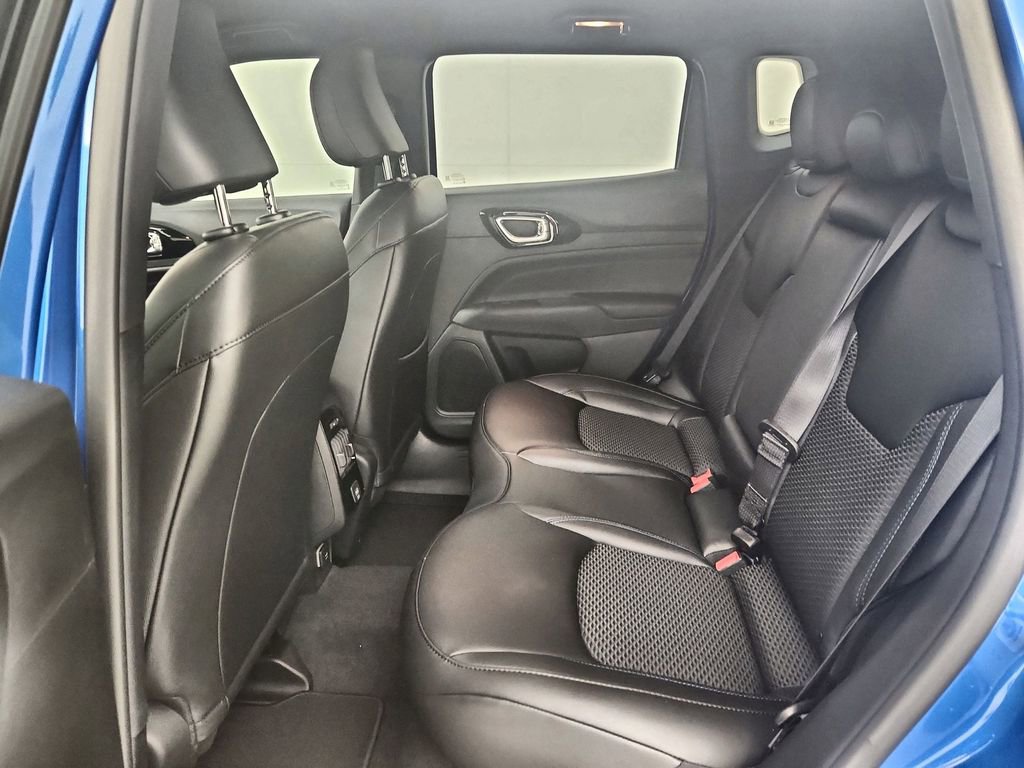 New 2026 Jeep Compass Latitude image 30