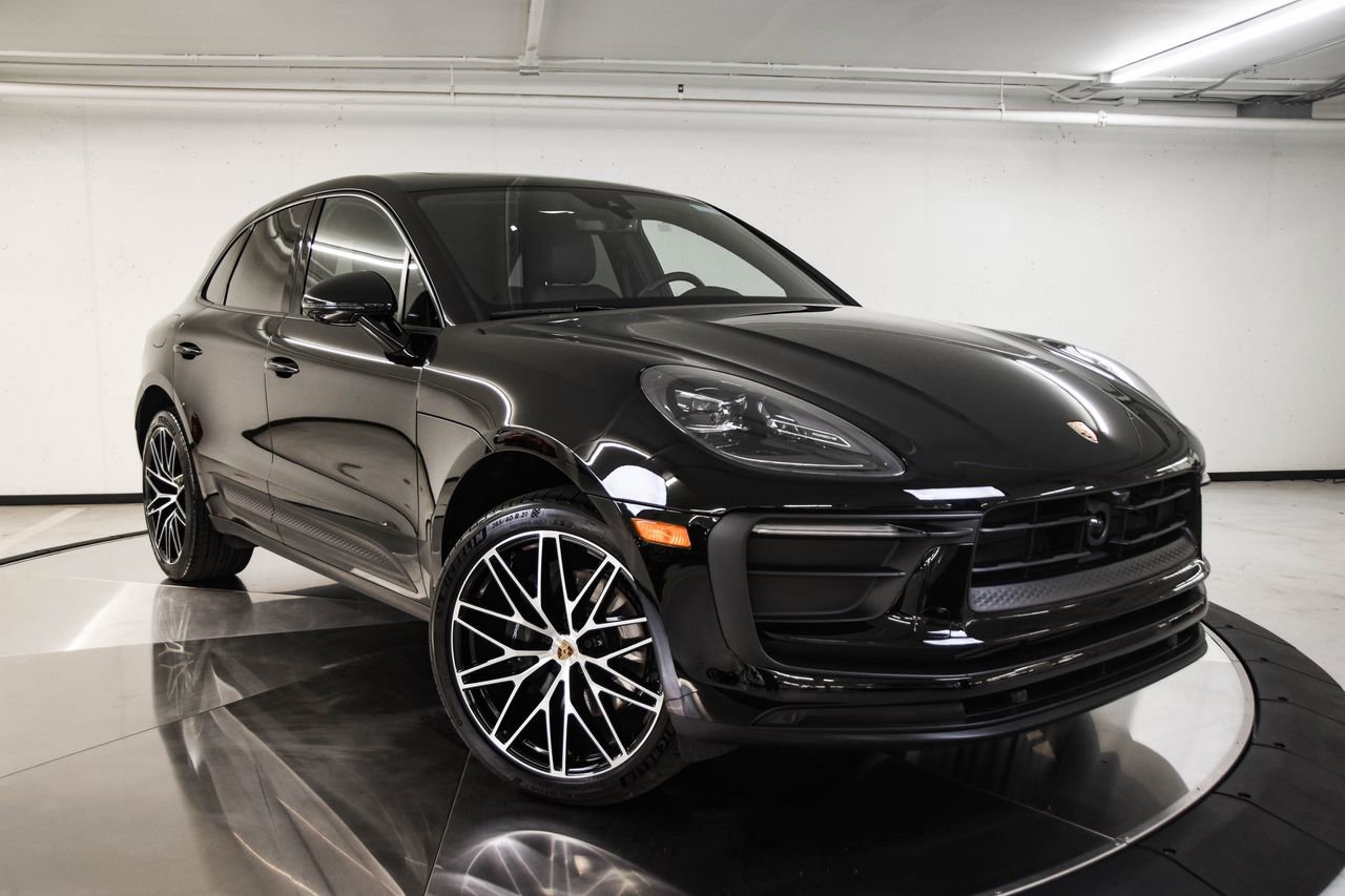 Certified 2026 Porsche Macan image 9