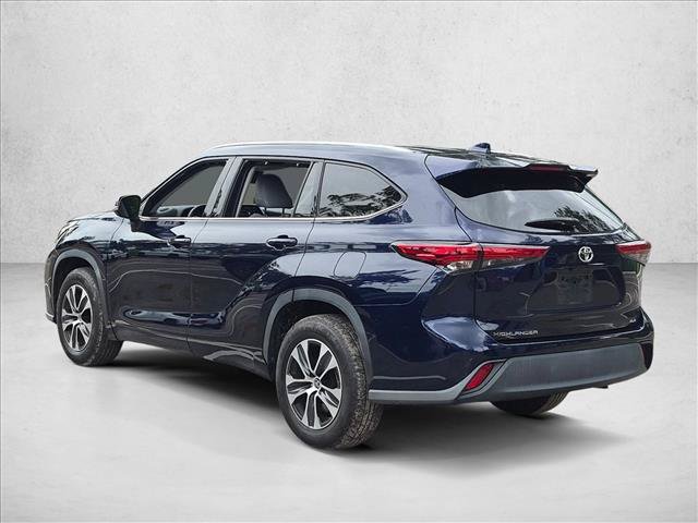 Used 2021 Toyota Highlander XLE FWD image 7