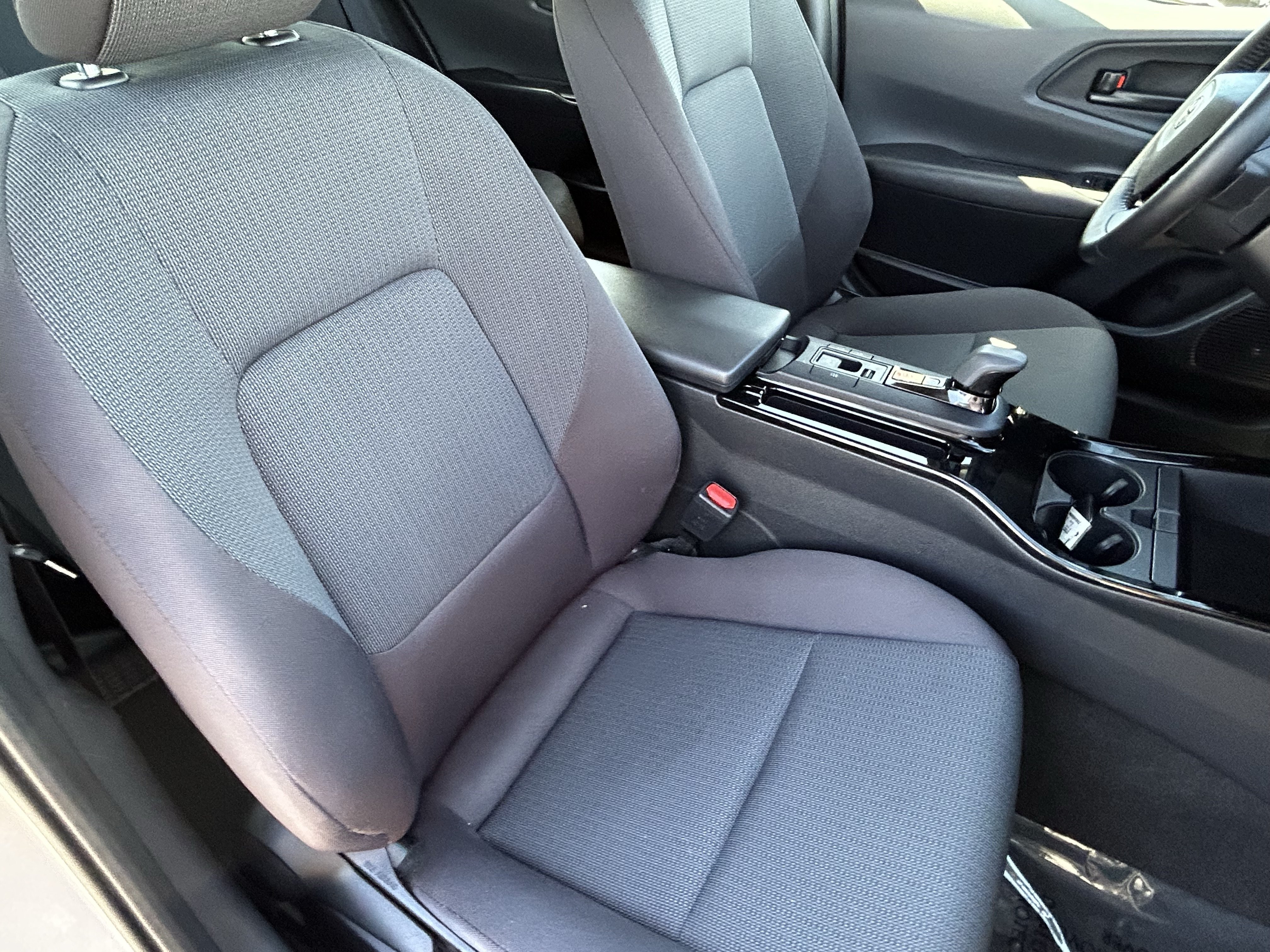 Certified 2025 Toyota Prius LE FWD image 10