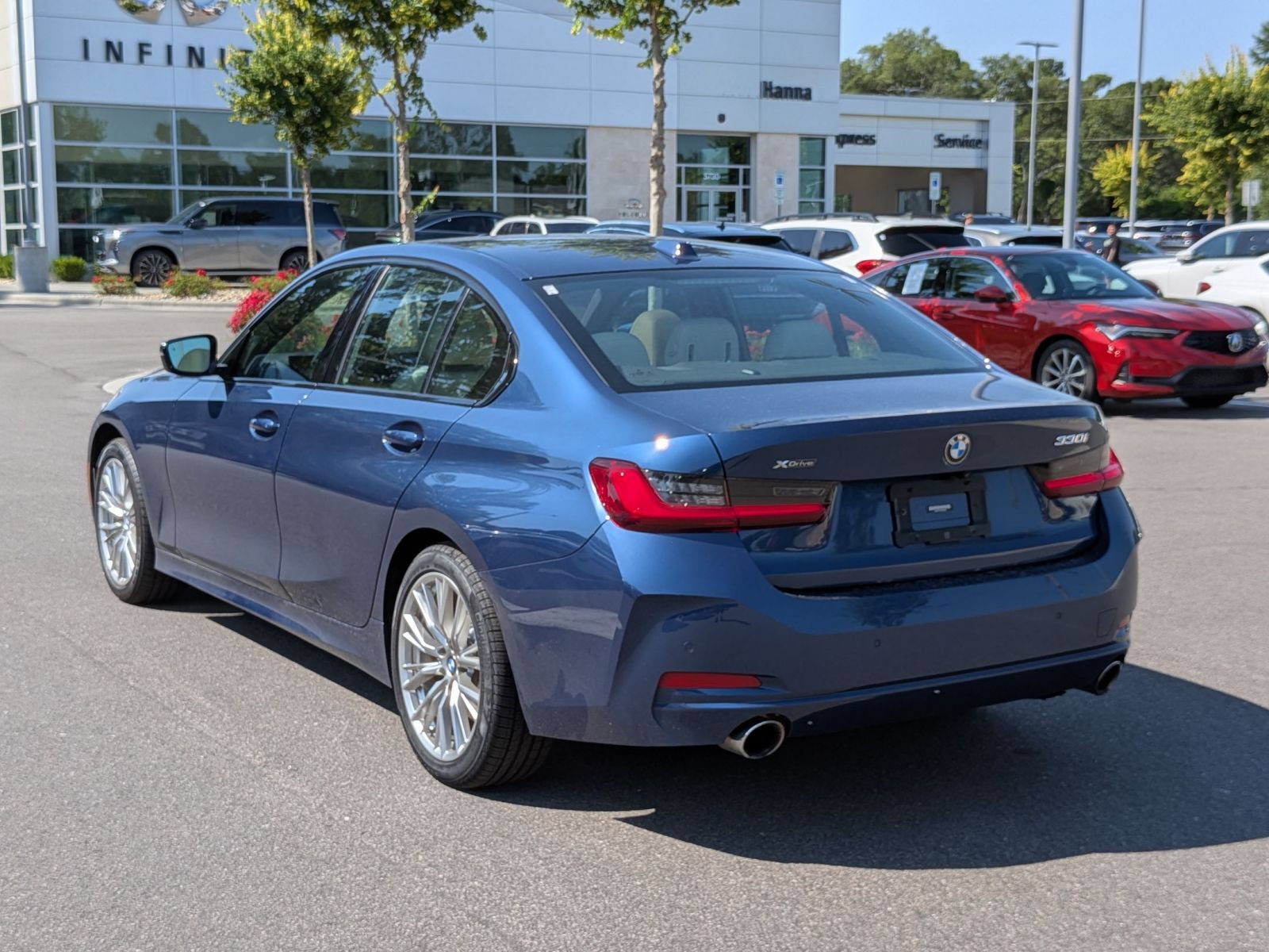 Used 2023 BMW 330i xDrive Sedan w/ Driving Assistance Package AWD/4WD image 5