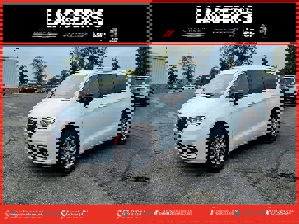 New 2026 Chrysler Pacifica Select image 1