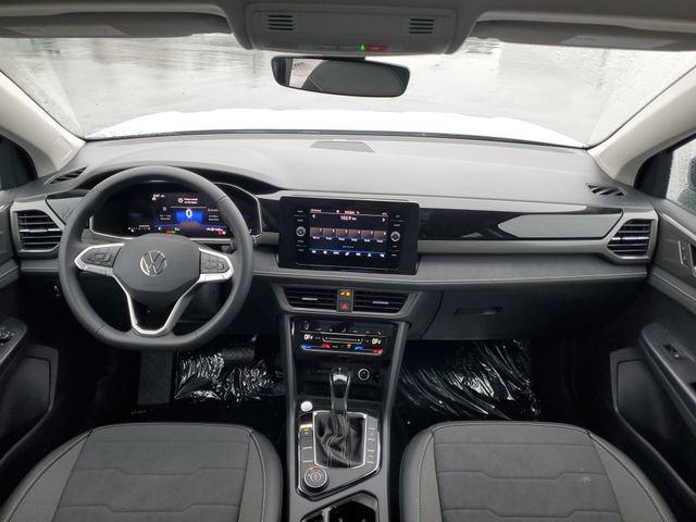 New 2026 Volkswagen Taos SE image 24