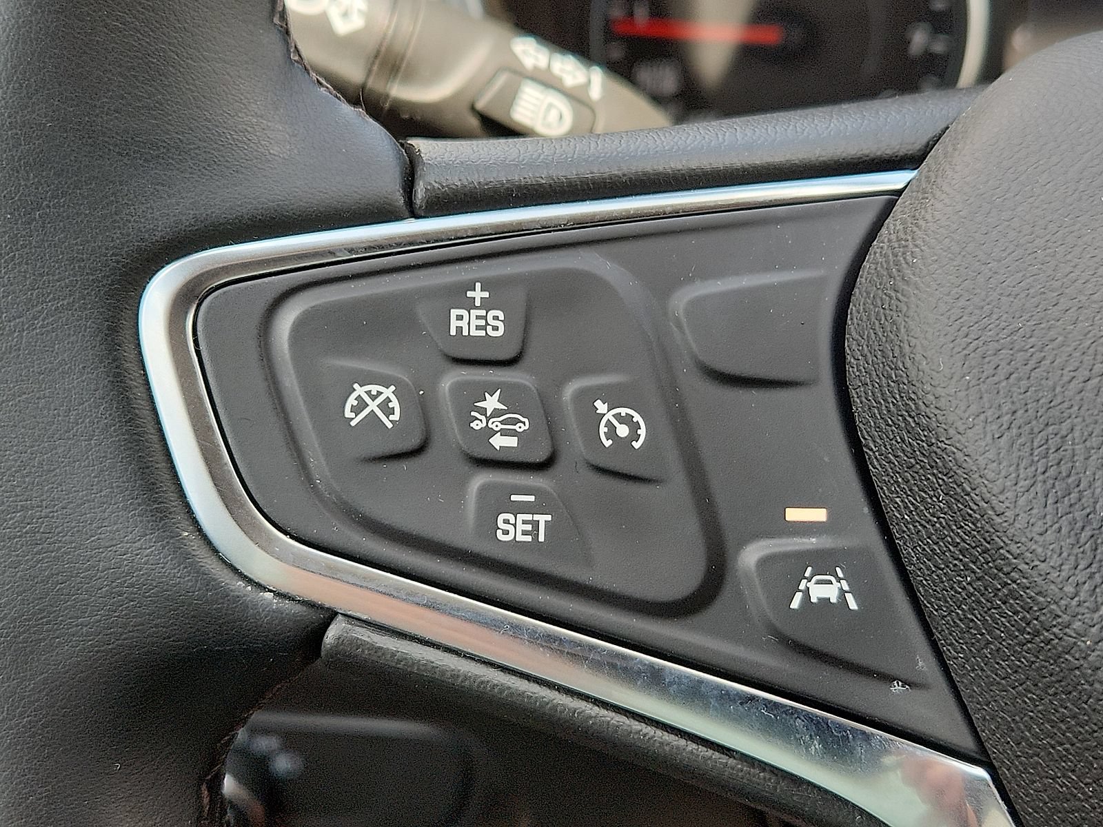 Used 2024 Chevrolet Equinox LT w/ LPO, Floor Liner Package FWD image 17