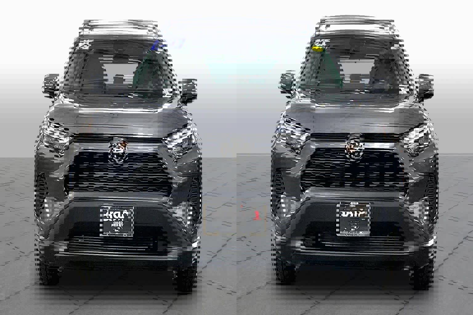 Used 2024 Toyota RAV4 XLE w/ Convenience Package image 4