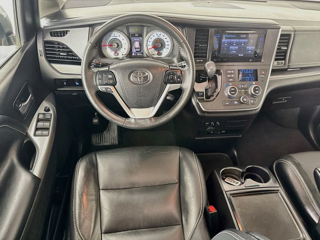 Certified 2017 Toyota Sienna SE Premium FWD image 24