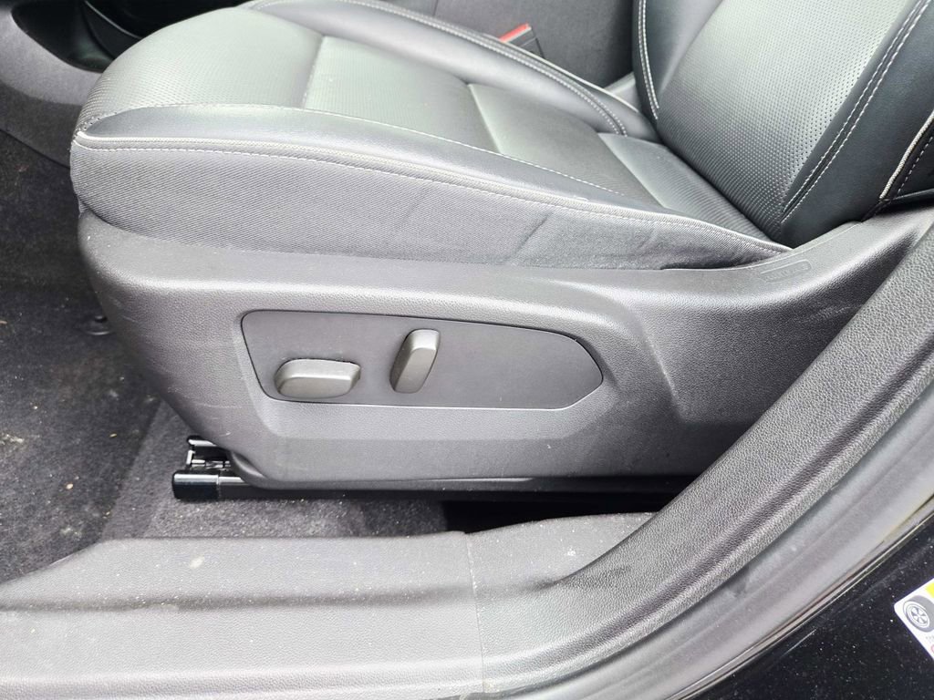 Used 2022 Buick Envision Essence w/ Technology Package I image 38