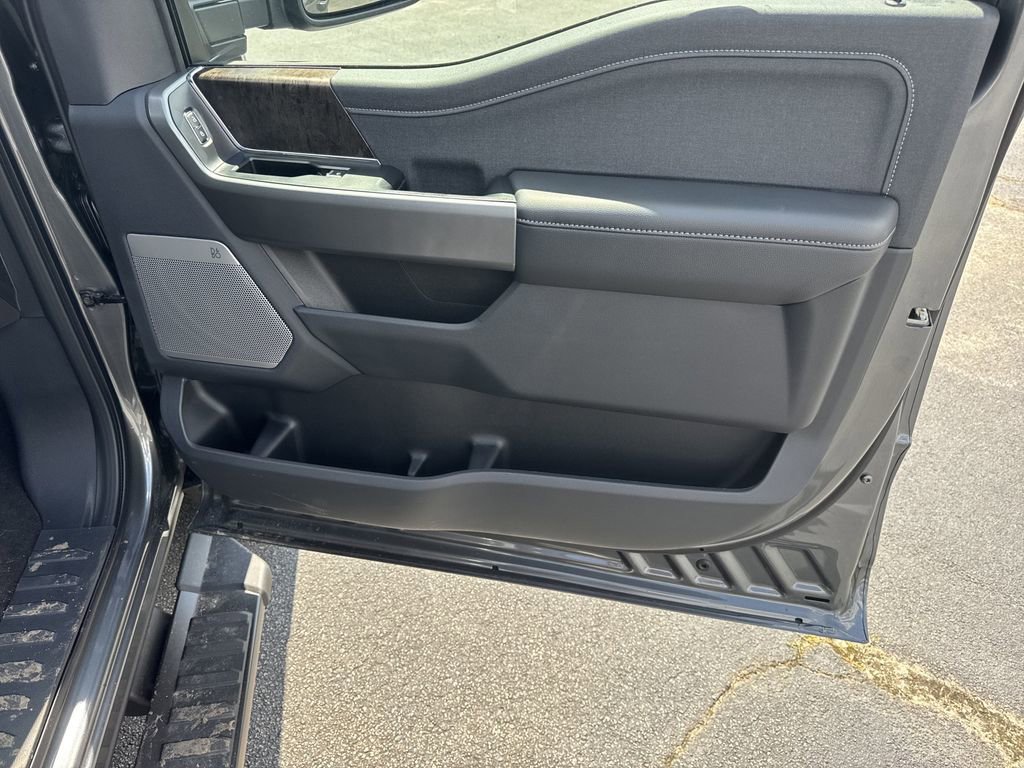 New 2026 Ford F350 Lariat w/ Black Appearance Package image 14