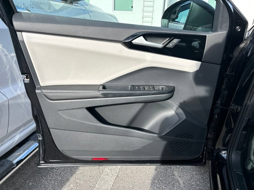 Certified 2026 Volkswagen Taos S FWD image 16