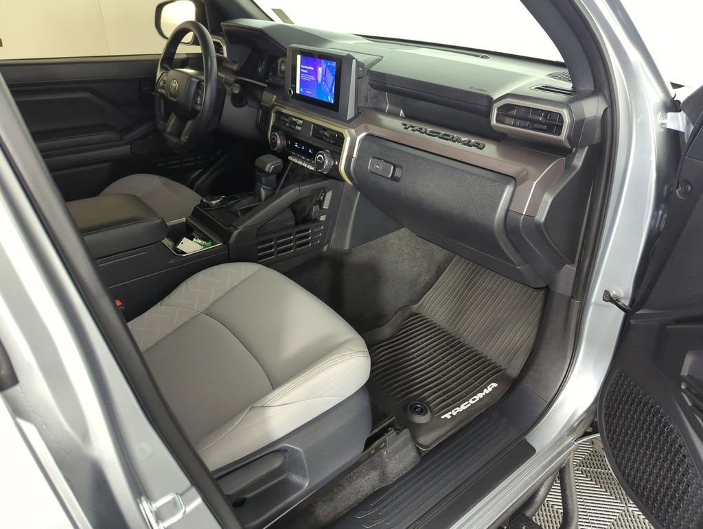 Used 2025 Toyota Tacoma SR5 image 33