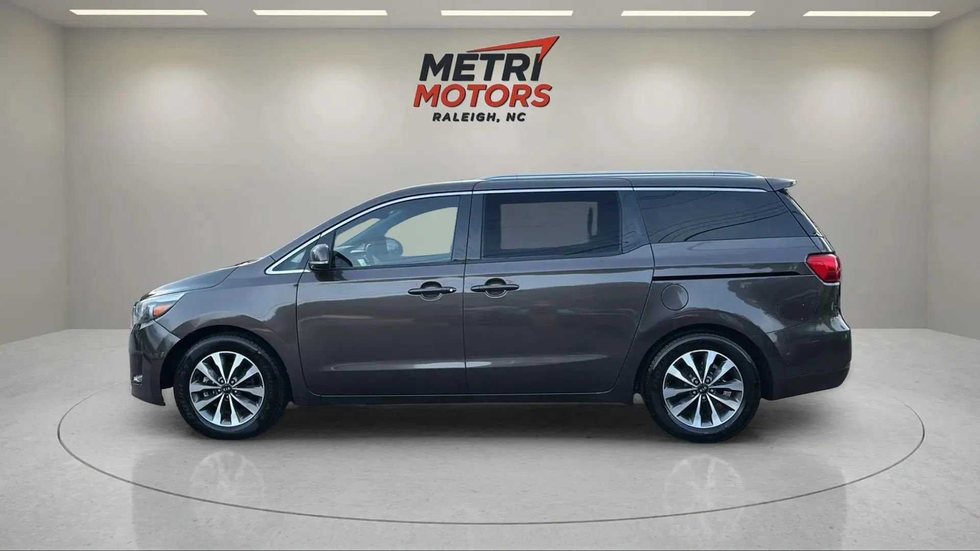 Used 2015 Kia Sedona SX image 8