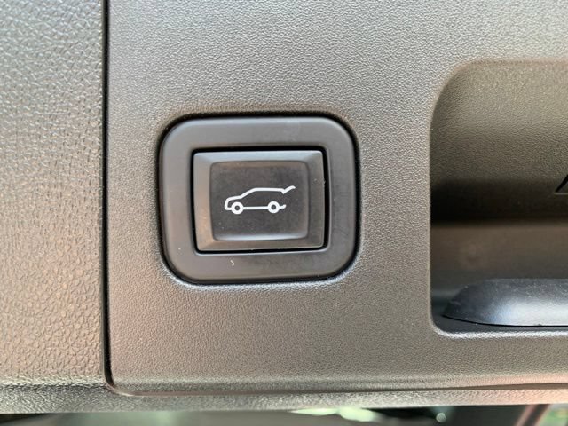 Used 2022 Cadillac XT4 Luxury w/ Cold Weather Package AWD/4WD image 5