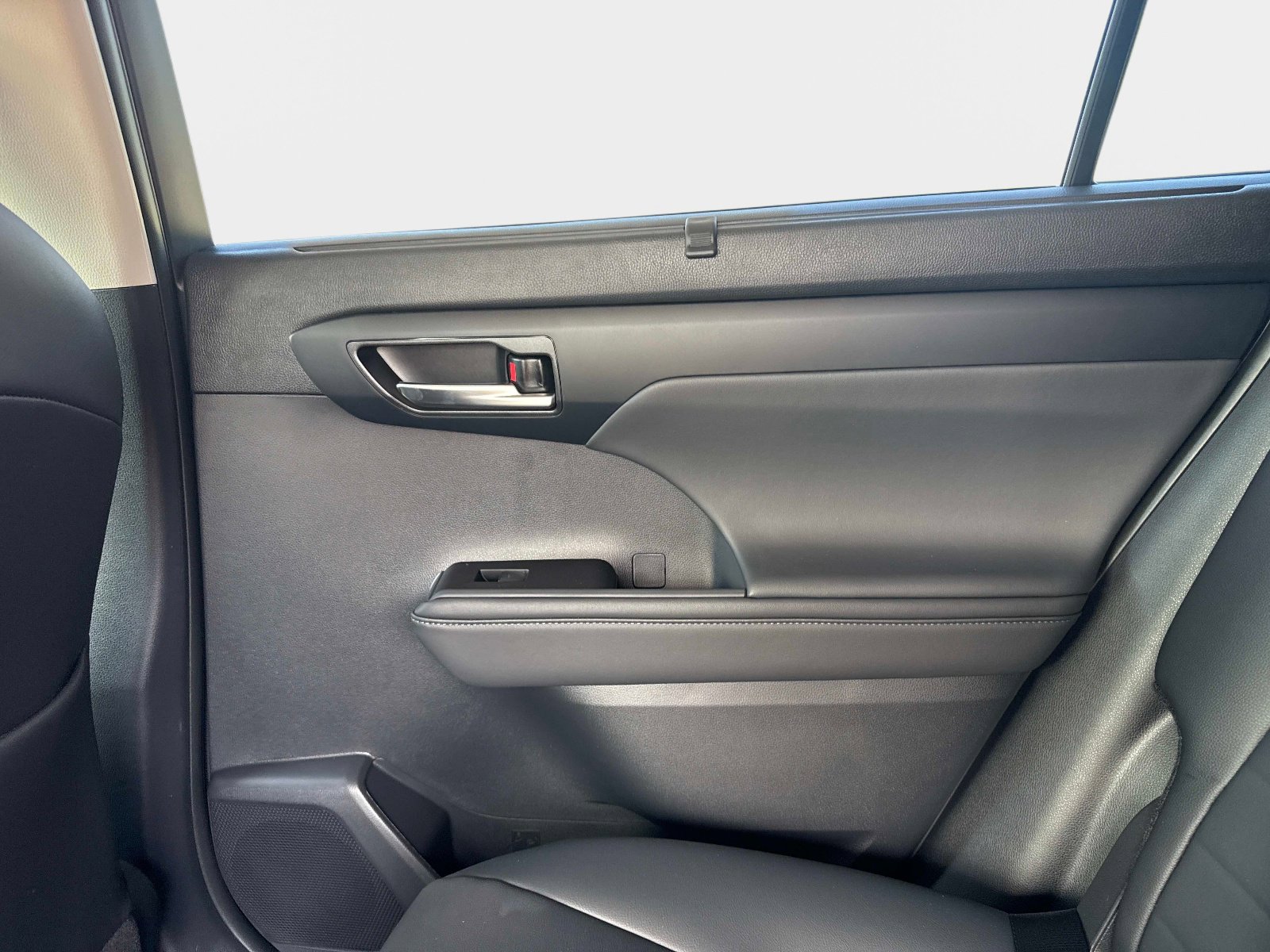 New 2026 Toyota Highlander XLE image 12