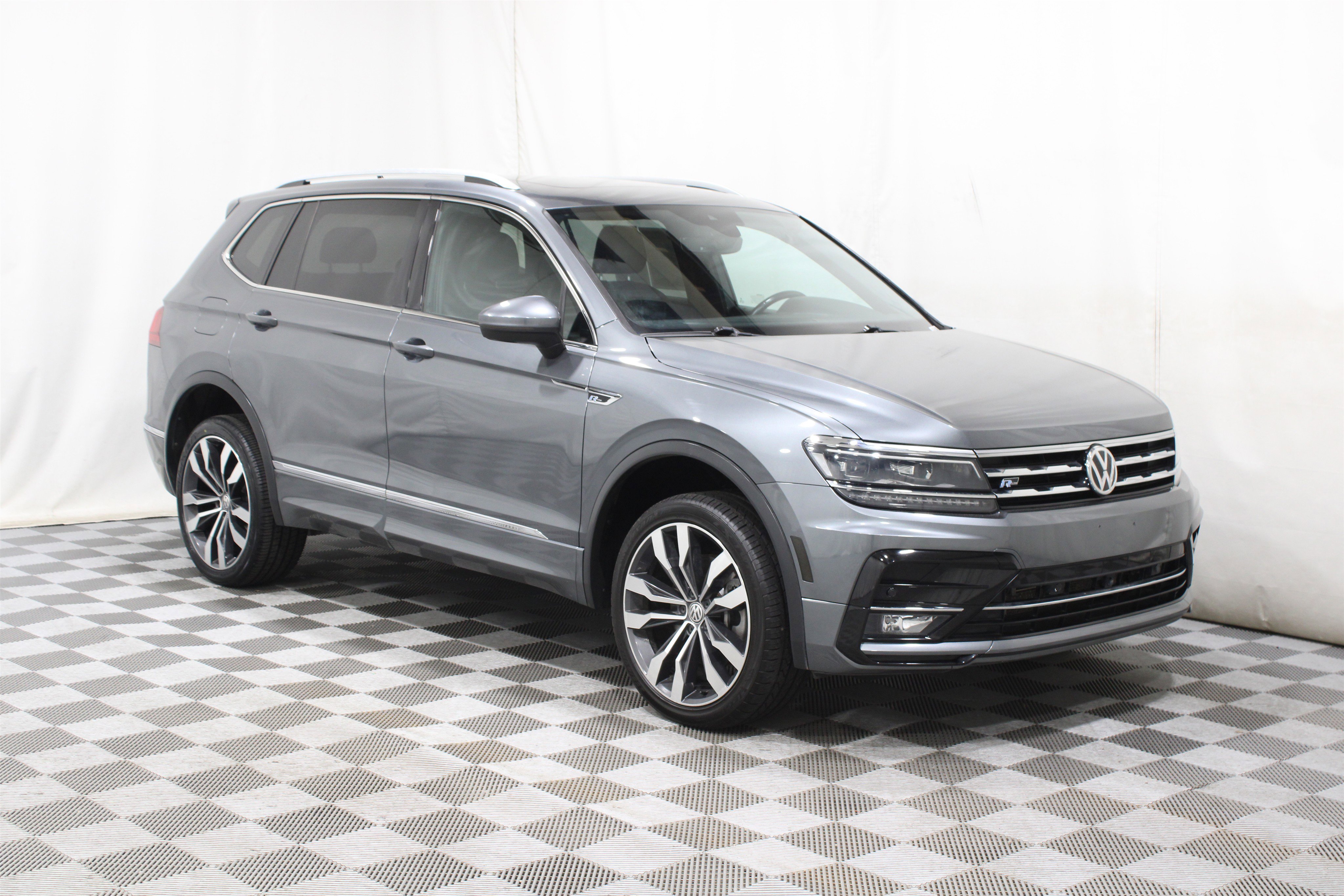 Used 2021 Volkswagen Tiguan SEL Premium R-Line AWD/4WD image 1
