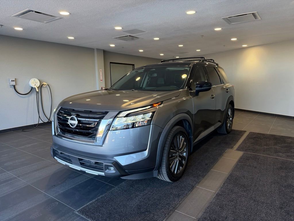 Used 2022 Nissan Pathfinder SL w/ SL Premium Package image 1