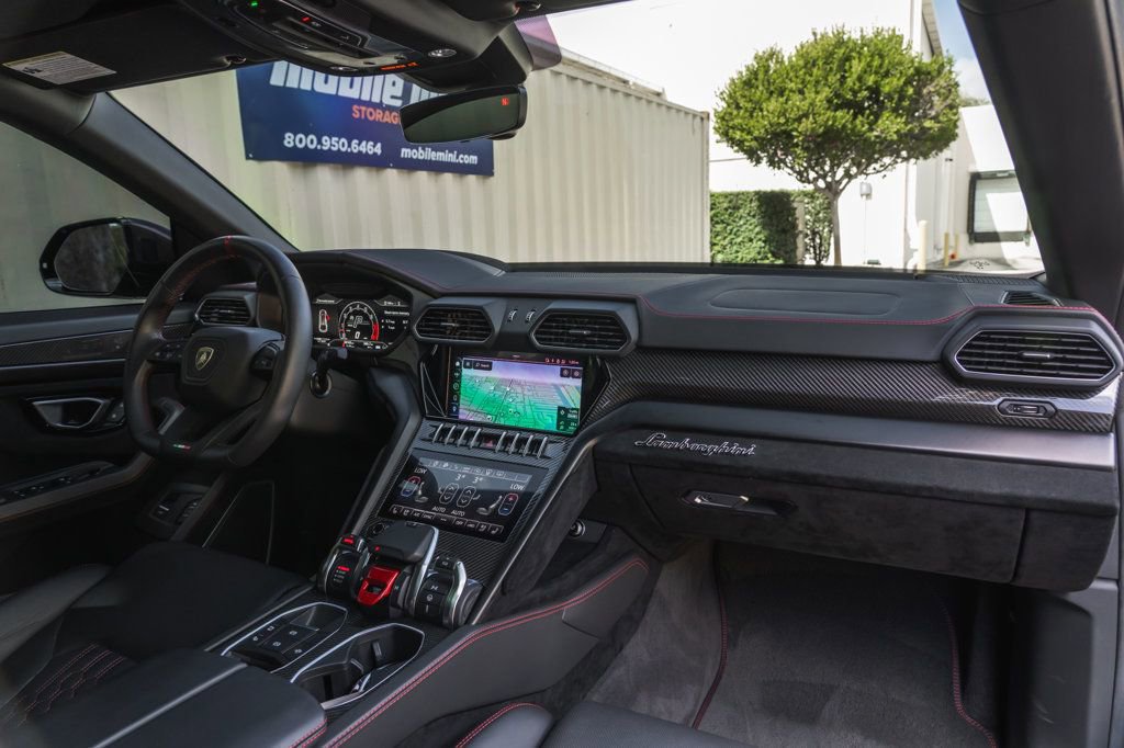 Used 2023 Lamborghini Urus Performante image 26
