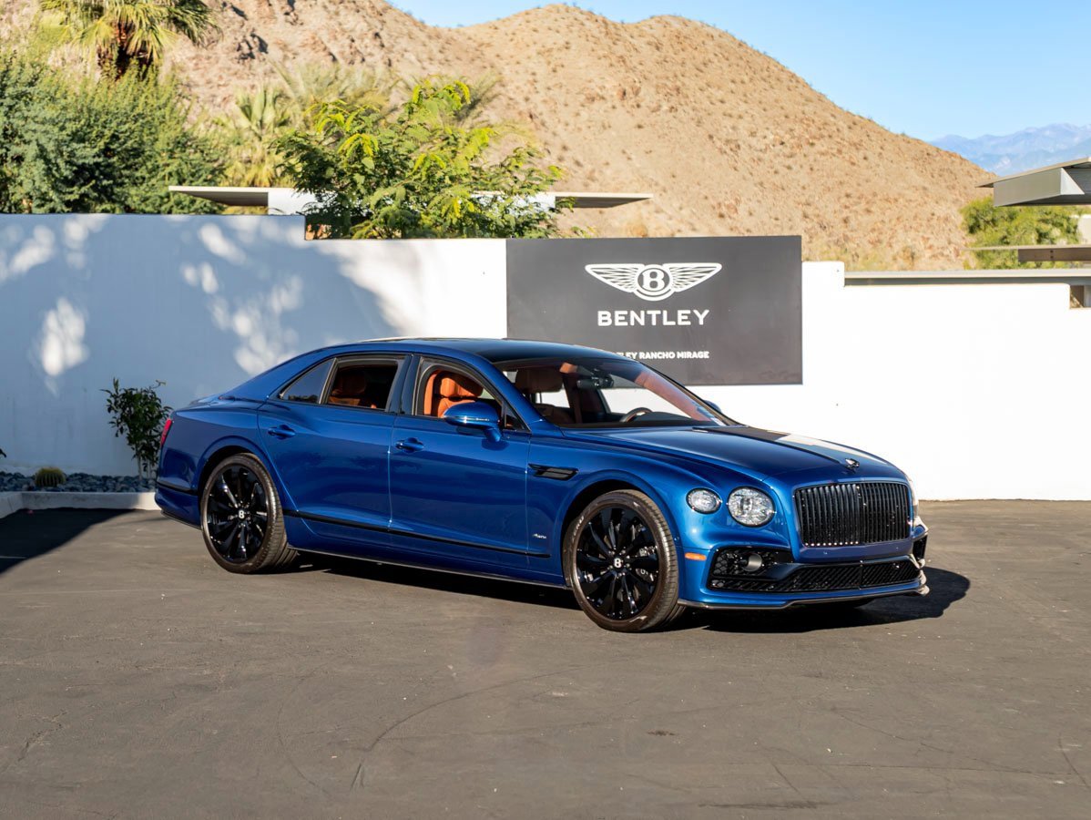 Certified 2023 Bentley Flying Spur V8 image 1