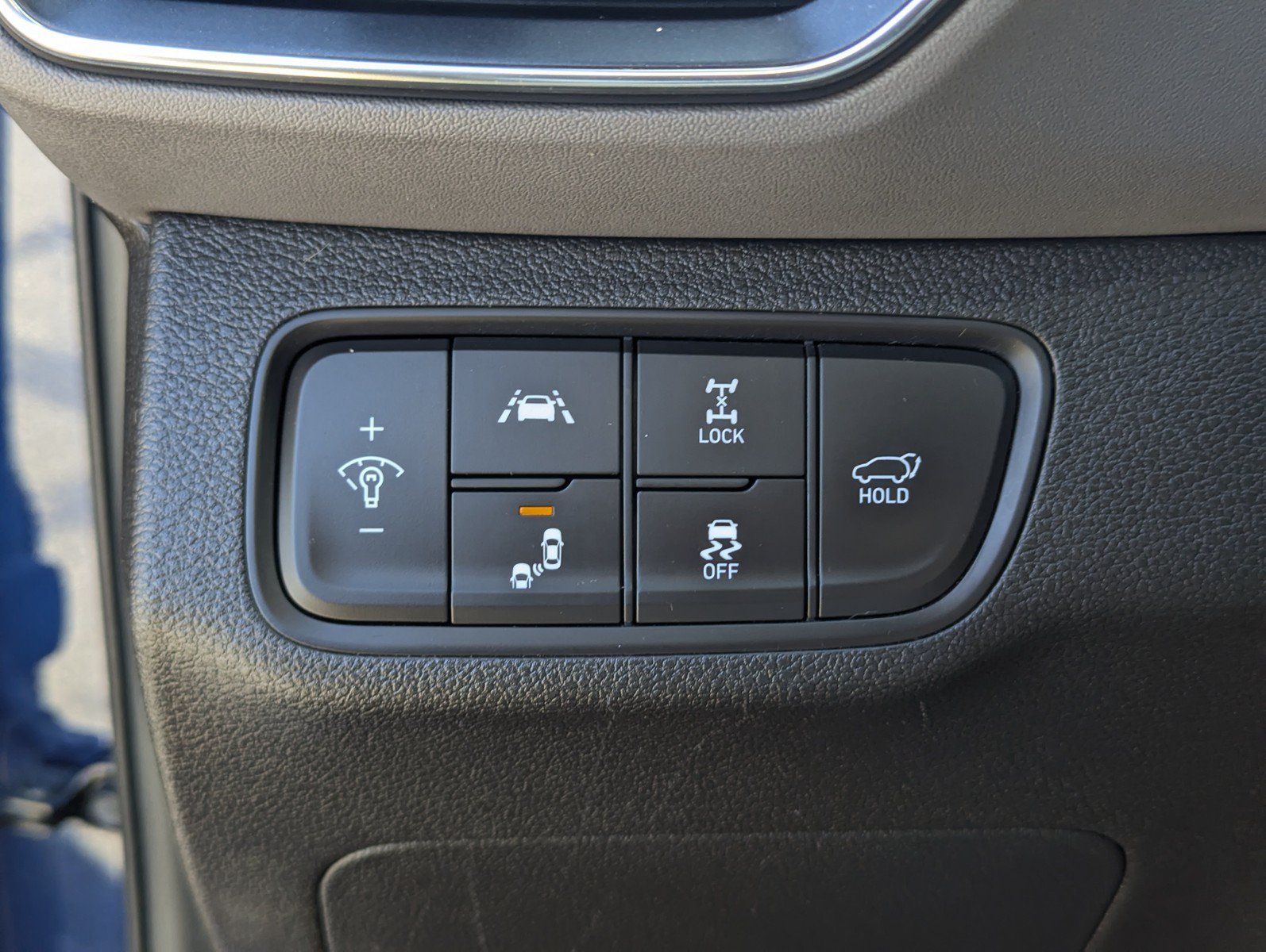 Used 2020 Hyundai Santa Fe Limited AWD/4WD image 10