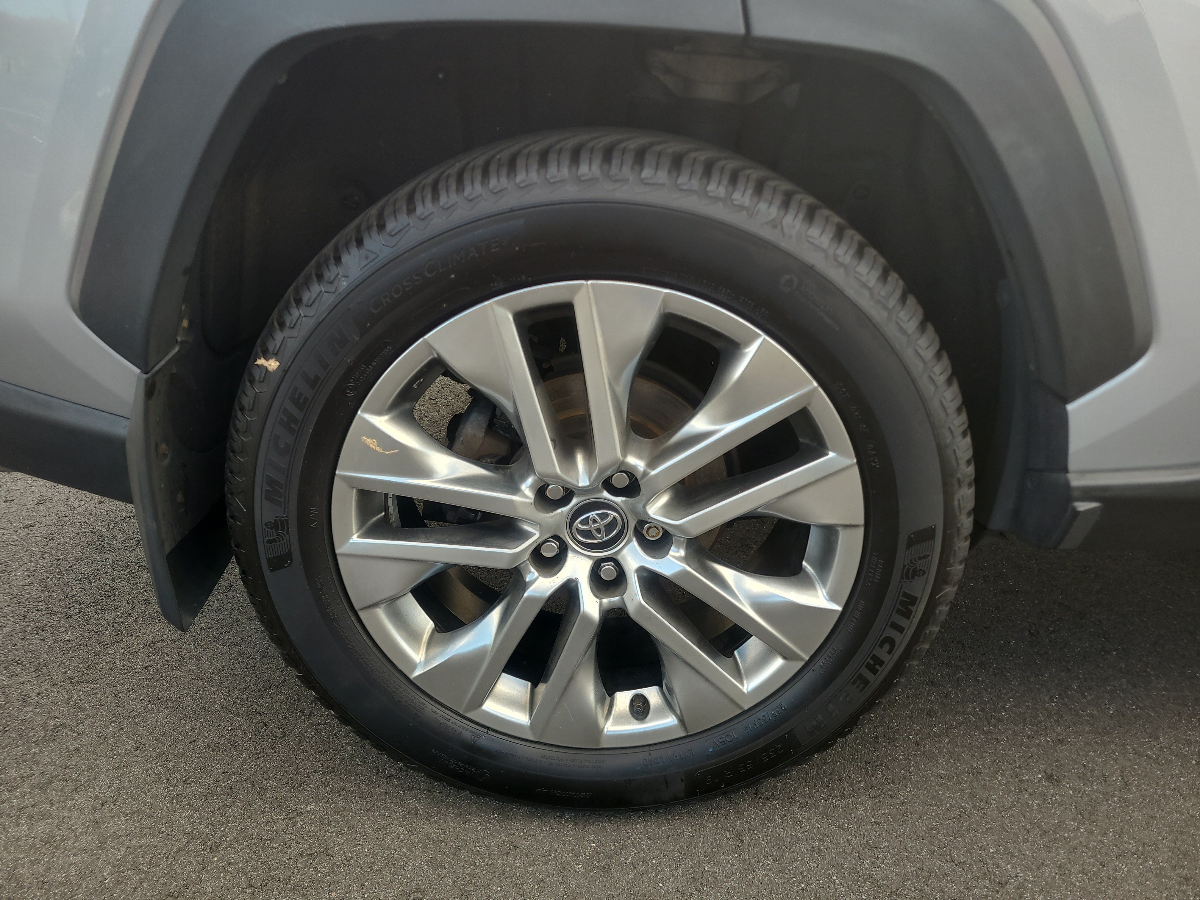 Used 2020 Toyota RAV4 Limited w/ Limited Grade Weather Package AWD/4WD image 11