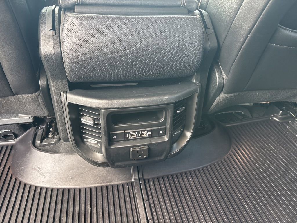 Used 2019 RAM 1500 Laramie AWD/4WD image 31