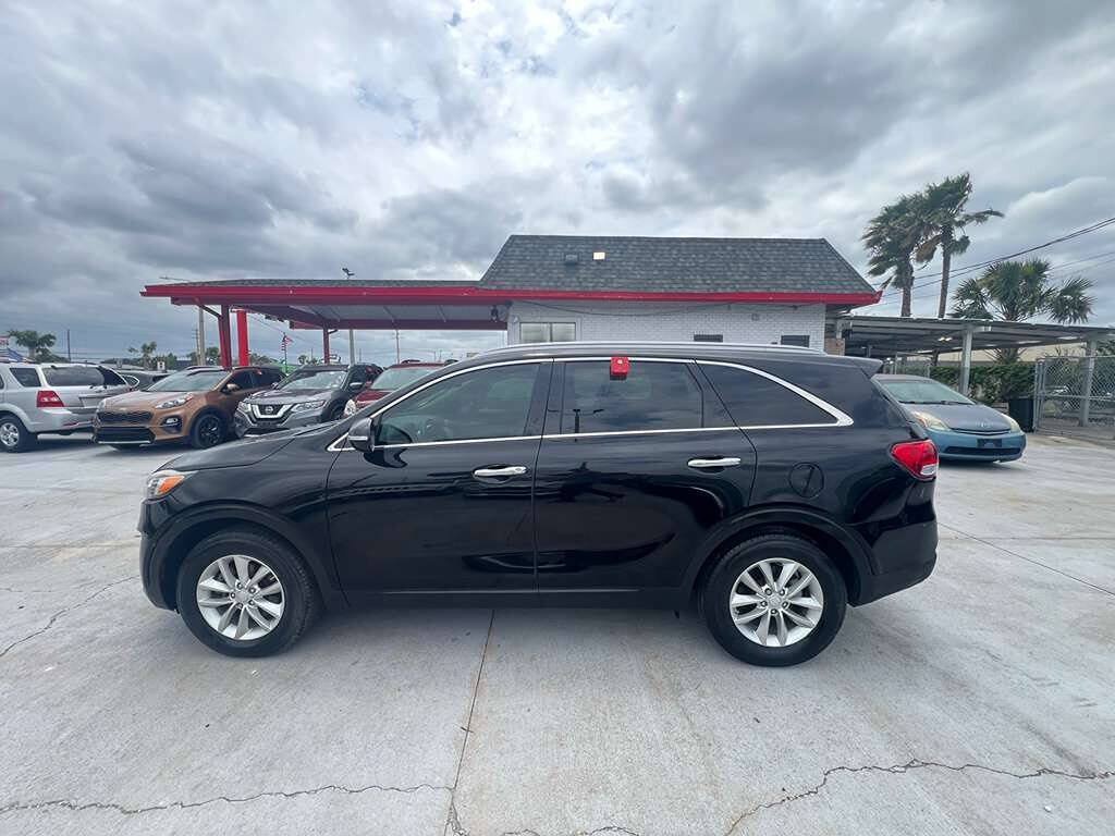 Used 2018 Kia Sorento FWD image 3