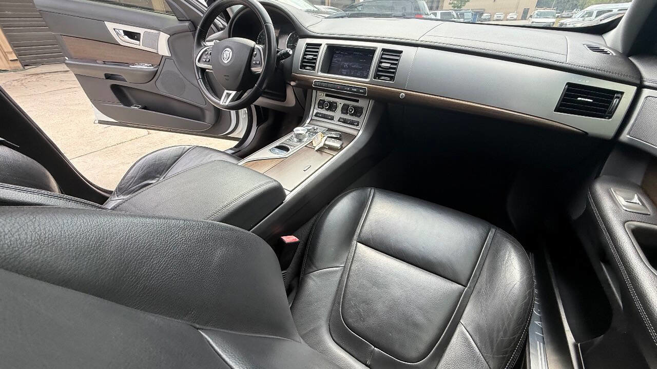 Used 2013 Jaguar XF RWD image 77